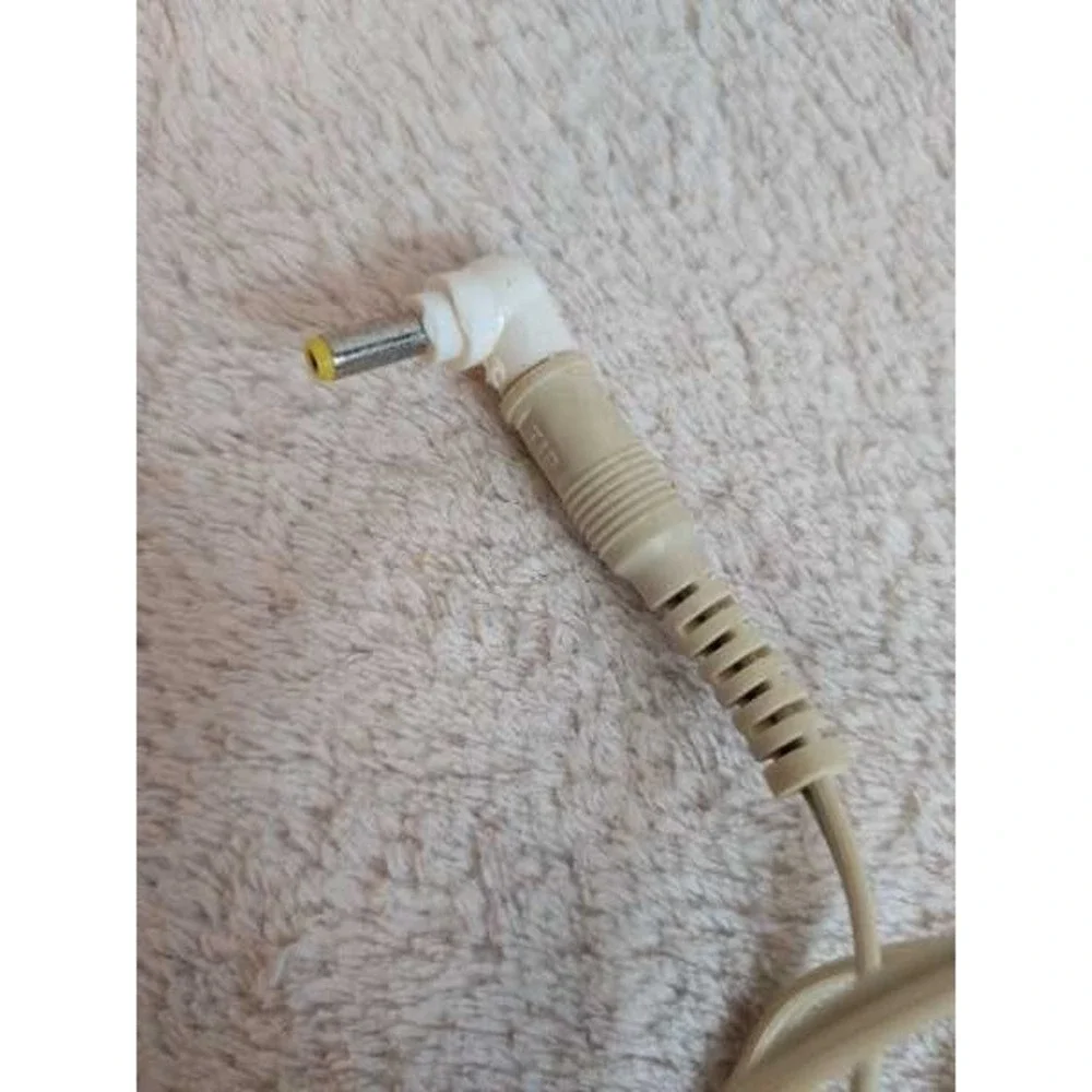 RadioShack 273-1755‎ 3V 500mA AC Adapter Charger Power Supply